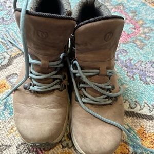 Merrell Hiking Women’s Boot Size 6